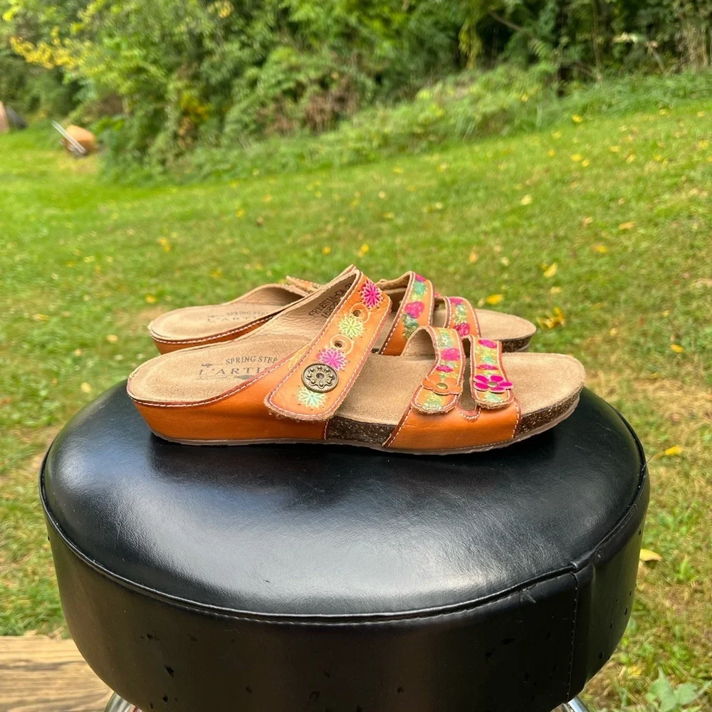 L’Artiste spring step sandals, velcro straps, open toe, brown, flower, size 6.5 - Picture 2 of 9